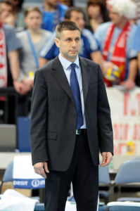 Stoytchev avverte i suoi: