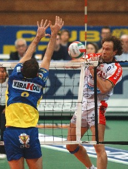 Itas Grundig Trentino sconfitta 3 a 1 dalla Kerakoll Modena nella gara 1 dei quarti di finale.