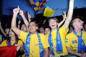 Una sintesi della festa scudetto di Piazza Duomo in onda su Tca