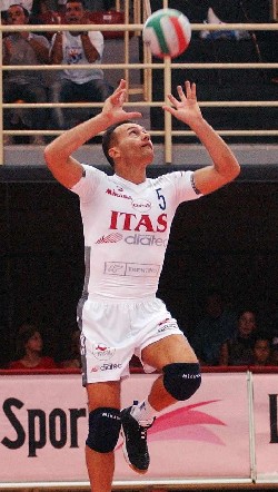 Líazzurro dellíItas Diatec Trentino Paolo Tofoli analizza il match clou di domenica contro la Lube.
