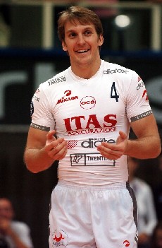 LíIntegra Club Supercup viene conquistata al tie break dalla Sisley sull'Itas Diatec Trentino.