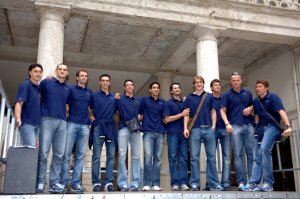 Oltre duecento tifosi a salutare la squadra in Comune a Trento