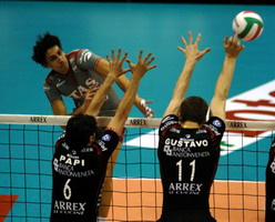 Straordinaria Itas Diatec Trentino: vince 3 a 1 a Treviso in gara 3 di semifinale e riapre la serie scudetto. LunedÏ gara 4 al PalaTrento