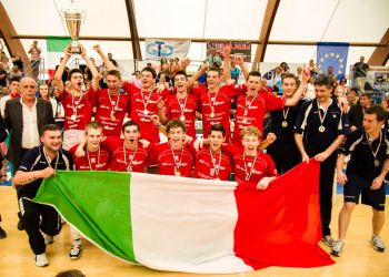 03062012u16tricolore