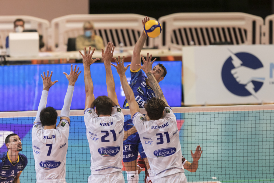 Волейбол италии мужчины таблица SuperLega, bottino pieno a Cisterna di Latina: Top Volley sconfitta in quattro s