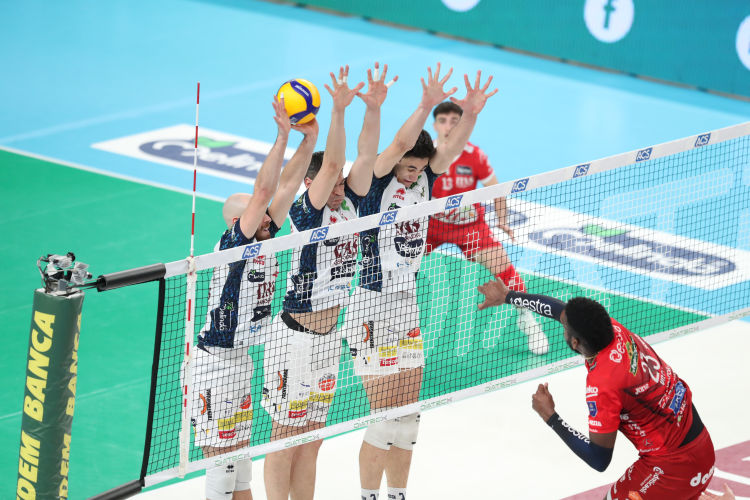 SuperLega, la nueva versión de la final del Scudetto sigue sonriendo en el Gialloblù: Lube ko 3-1